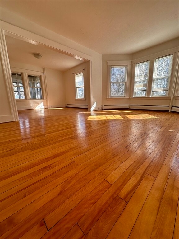 Building Photo - 58 Oxford St N