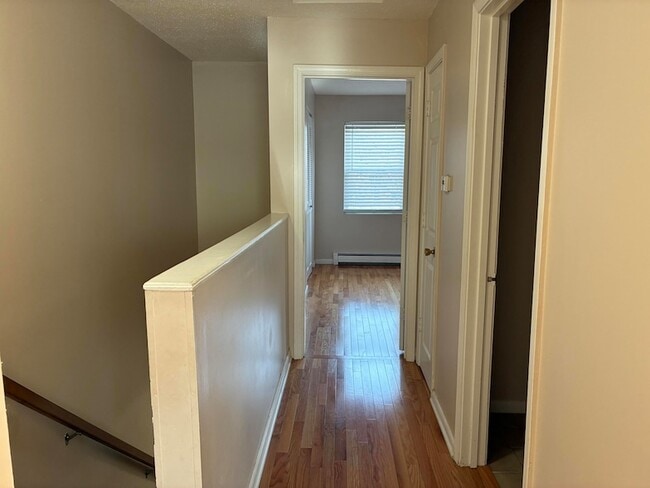 Building Photo - 30 Pine Valley Dr