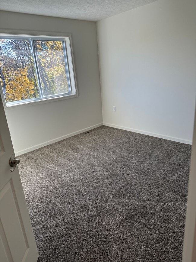 Building Photo - 1511 Red Fern Dr
