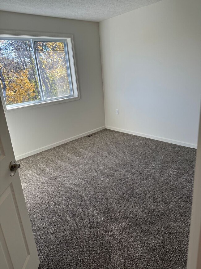 Building Photo - 1512 Red Fern Dr