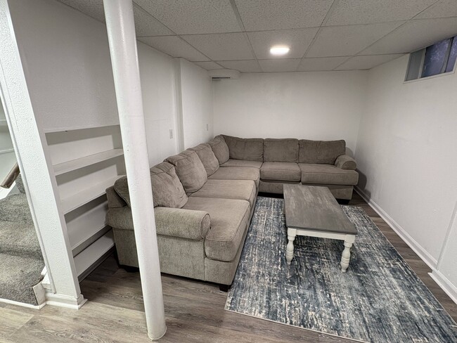 Building Photo - 22 Savannah St