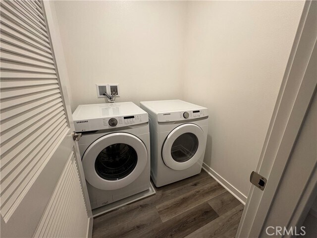 Building Photo - 11051 Momentum Dr