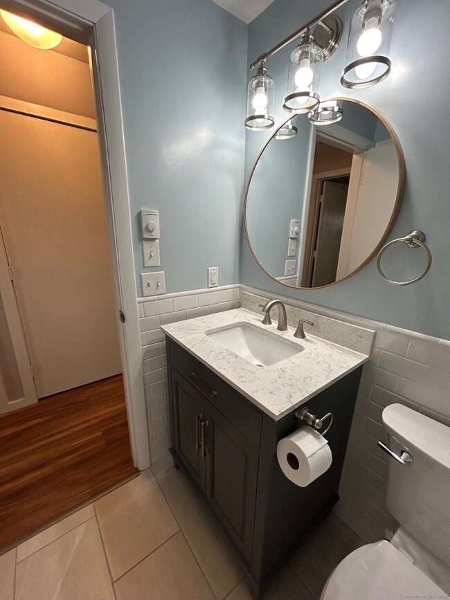Building Photo - 10 Falls River Cir