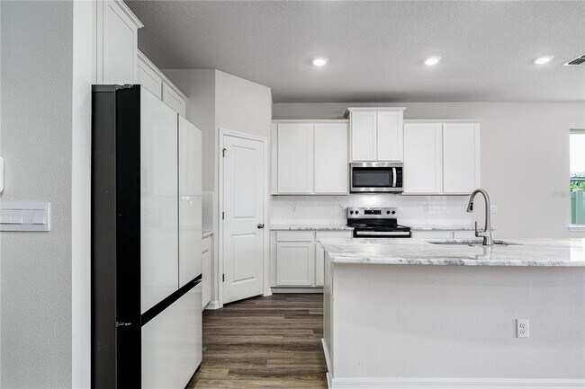 Building Photo - 10622 Eustis Dr