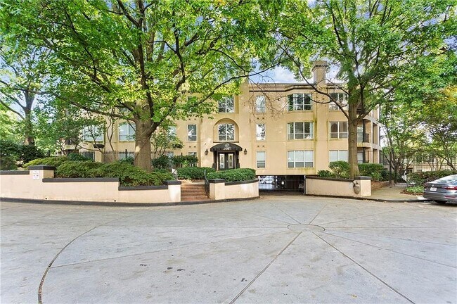 Building Photo - 209 14th St NE