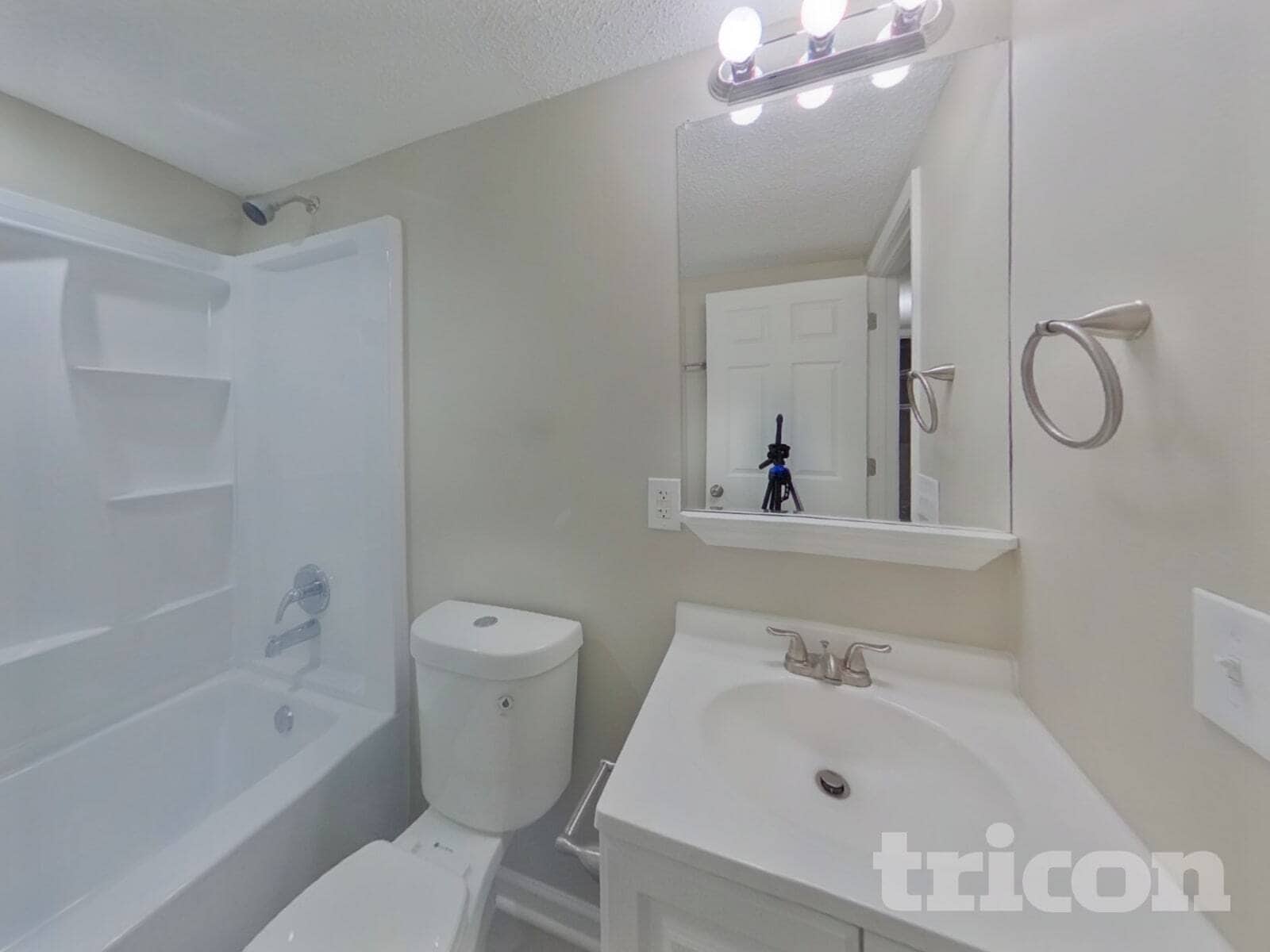 Building Photo - 14098 Yosemite Ave S