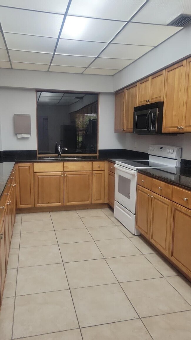 Building Photo - 1248 S Military Trail