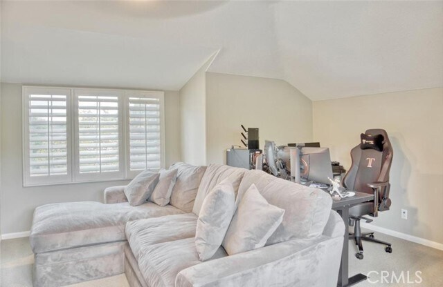 Building Photo - 2 Evergreen Rd