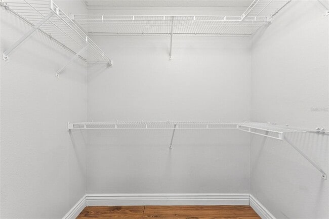 Building Photo - 25946 Buckthorn Ave