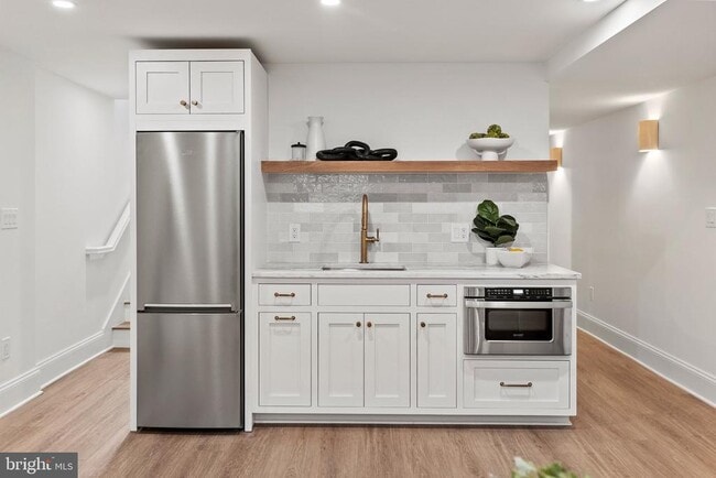 Building Photo - 2460 Ontario Rd NW