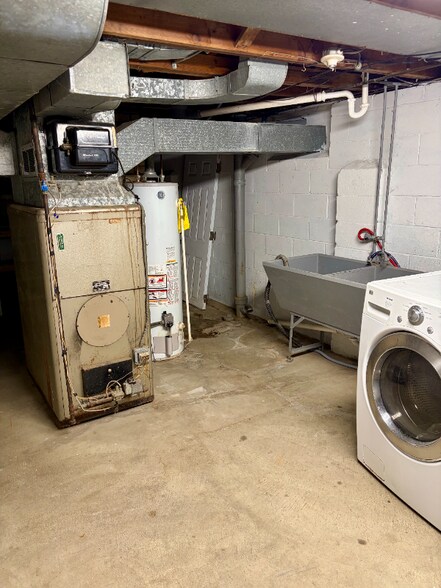 Building Photo - 5813 Edwards Ave