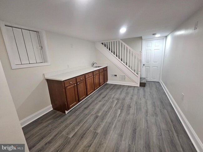 Building Photo - 5416 Radecke Ave