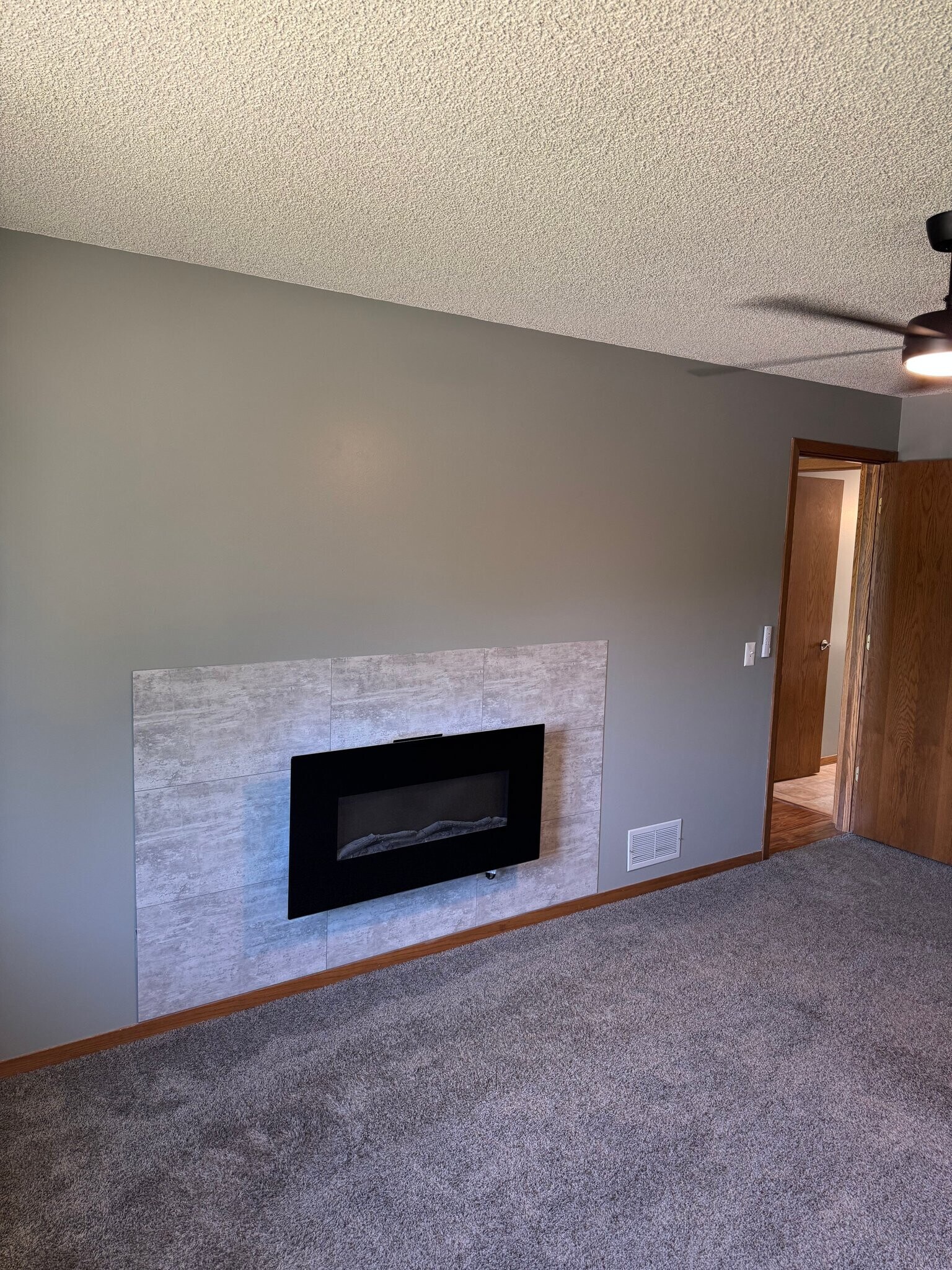 Building Photo - 11139 Edgewood Cir N