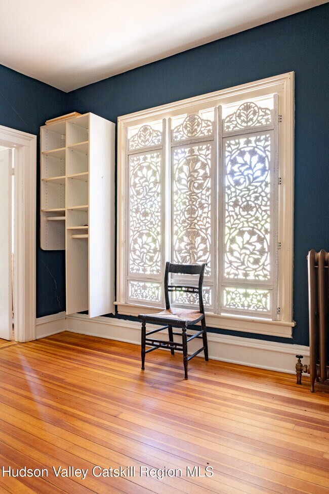 Building Photo - 5 Fairview Ave