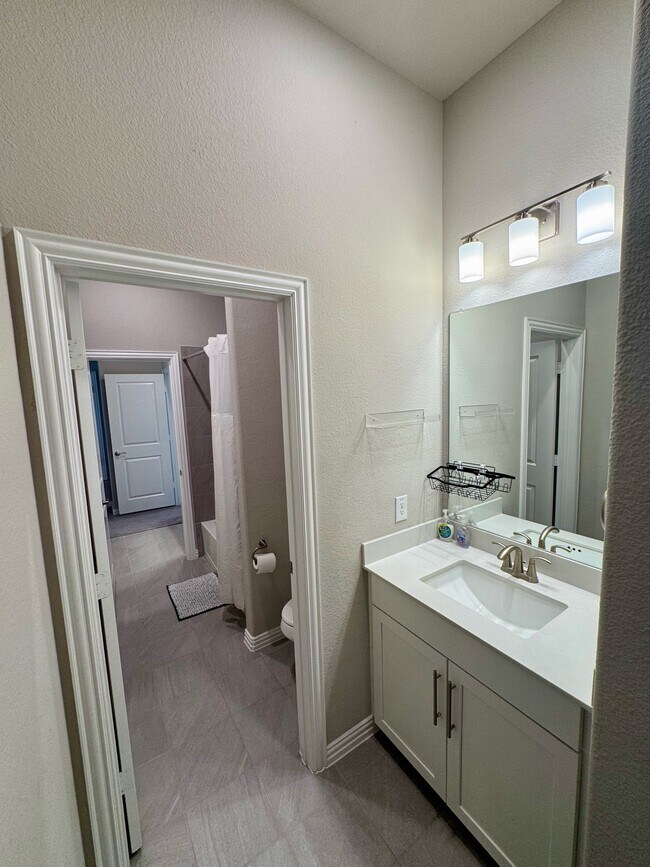 Building Photo - 1731 Tombstone Dr