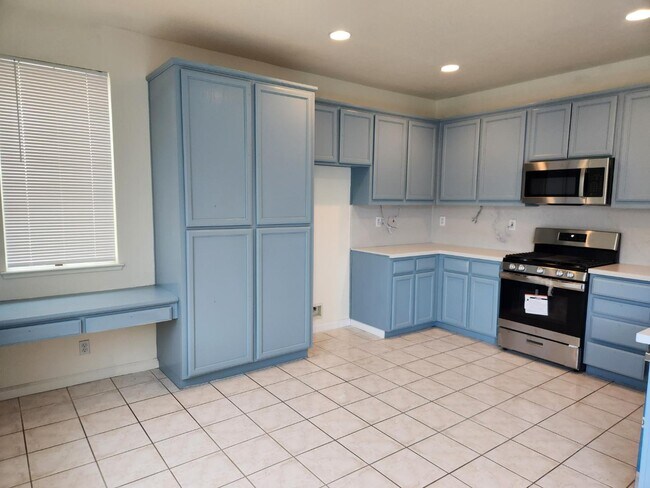 Building Photo - 8205 Grisham Way