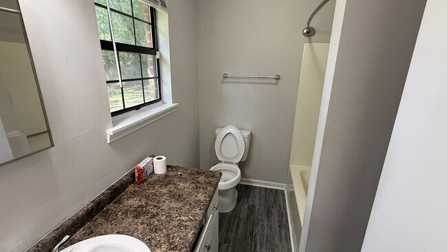 Building Photo - RATE DROP ALERT! (was $1725/month)