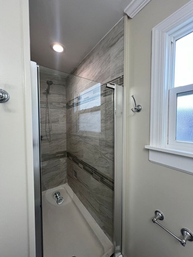 Building Photo - 206 Raupp Blvd