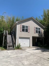 Building Photo - 1 Bedroom 1 Bath Apartment over a Garage Available Now on Yaupon