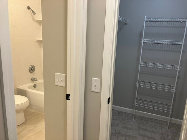 Building Photo - 2 Bedroom / 2.5 Bathroom @ Brighton Bay