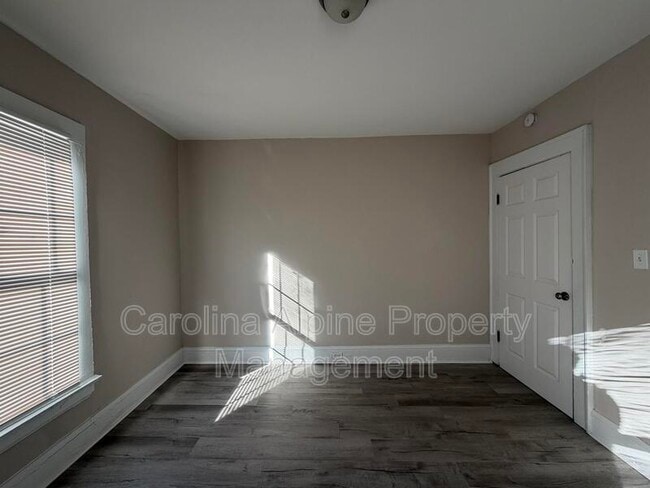 Building Photo - 1621 N Hamilton St