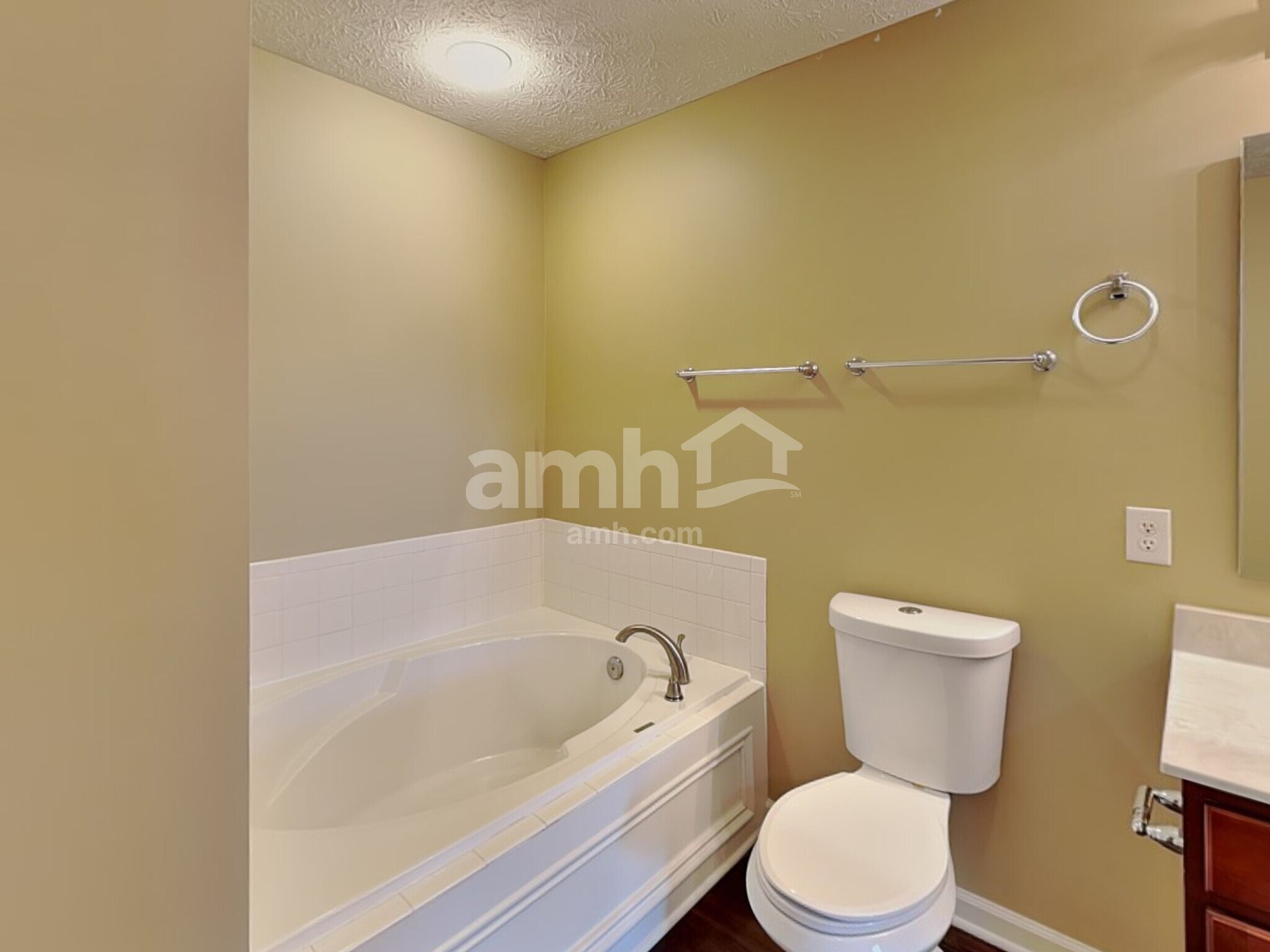 Building Photo - 942 Sheets Ct