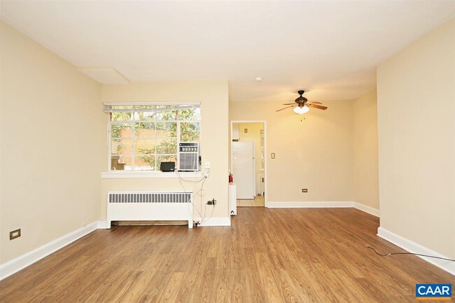 Building Photo - 32 University Cir