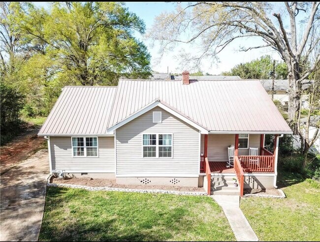 Building Photo - 434 Clearwater St