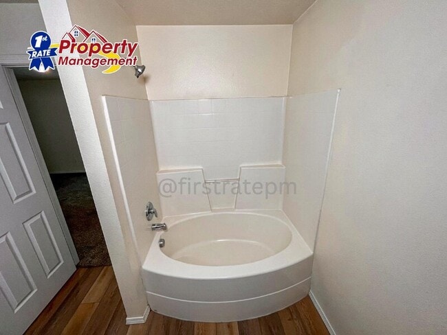 Building Photo - 1141 N Dove Ave