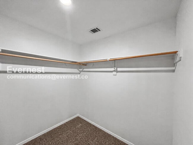 Building Photo - 1515 Ridgefield Cir