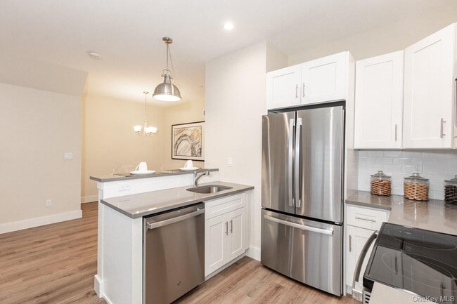 Building Photo - 1741 Deer Park Ave