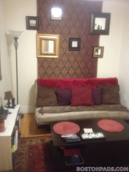 Building Photo - 171 Hemenway St