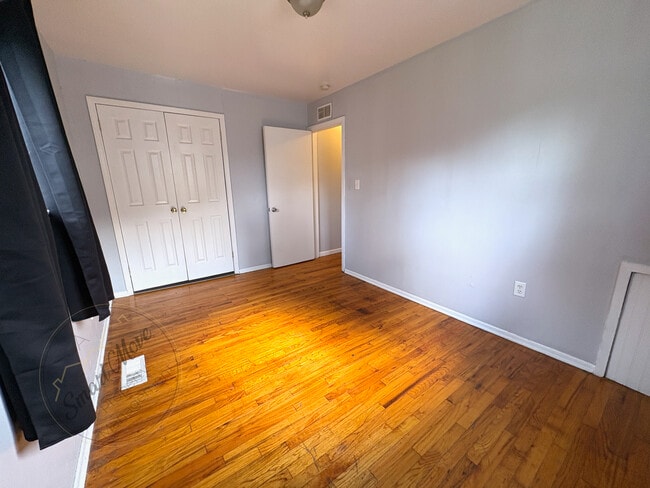 Building Photo - 13343 Charlotte Ave