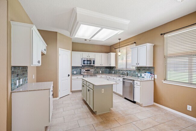 Building Photo - Executive Greenshire Living in Schertz, TX...