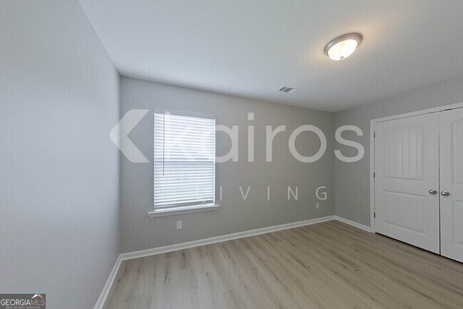 Building Photo - 105 Colonial Wy