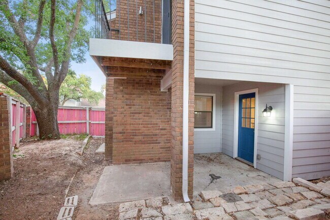 Building Photo - 7635 Guadalupe St