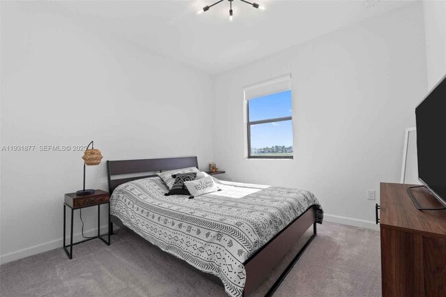 Building Photo - 20544 NE 5th Pl