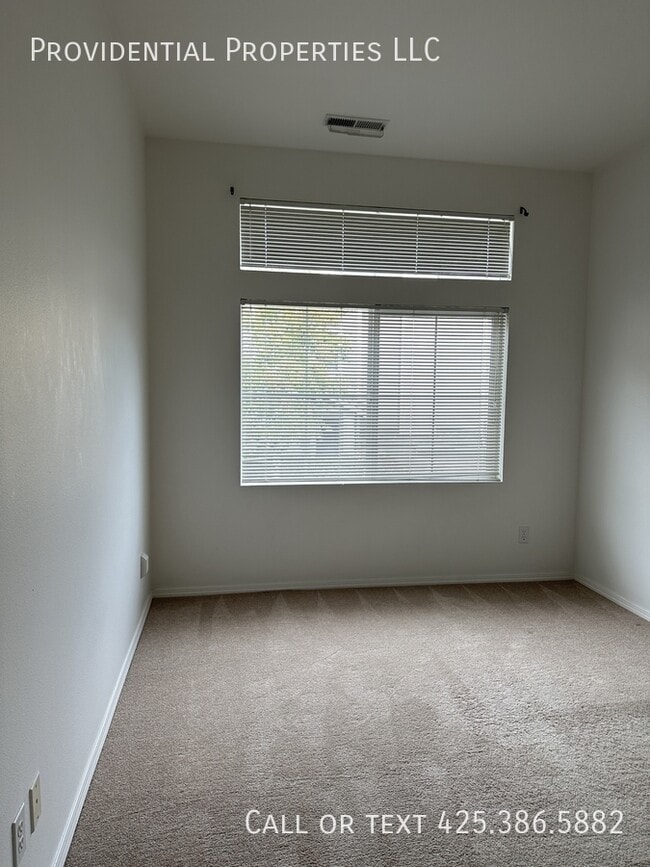 Building Photo - 23791 SE Summerhill Ln