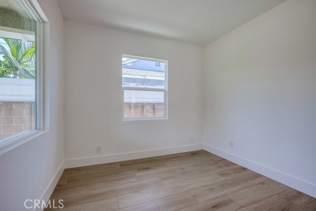 Building Photo - 912 S Courtney Ave