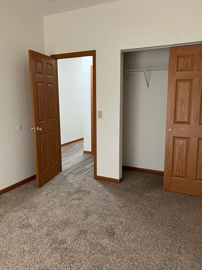 Building Photo - Modern & Spacious 3-Bedroom Ranch Condo – ...