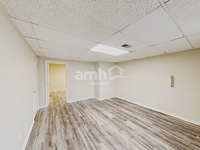 Building Photo - 3349 Mooring Dr