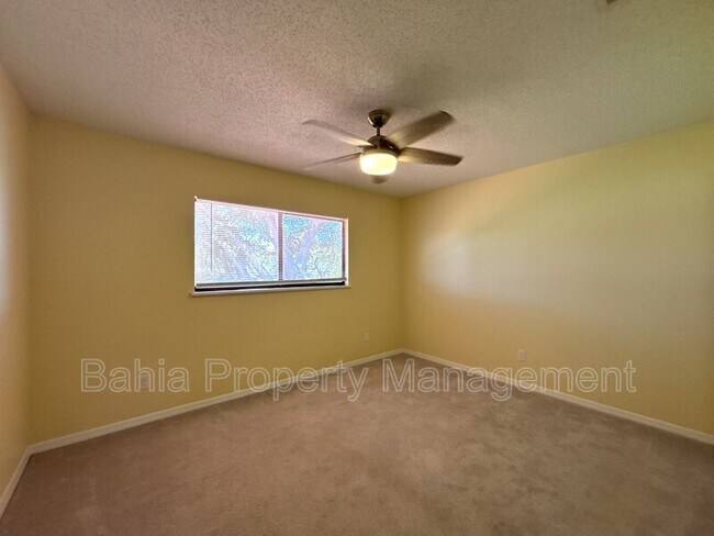 Building Photo - 8048 Sandpoint Blvd