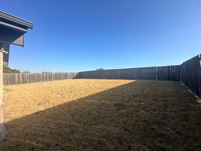 Building Photo - 6816 SW Drakestone Blvd