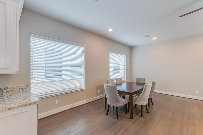 Building Photo - 650 Birdsall St