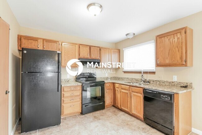 Building Photo - 3 Bedroom Pet-Friendly Home in Florissant, MO with Main Street Renewal