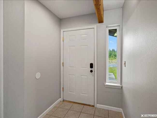 Building Photo - Timber Ridge Townhome