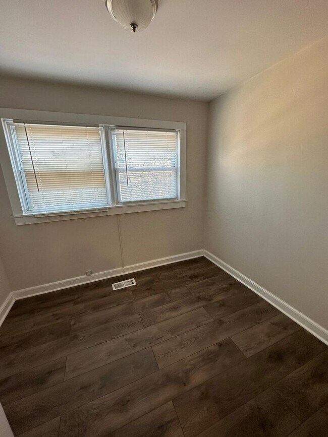 Building Photo - 4801 Cordelia Ave