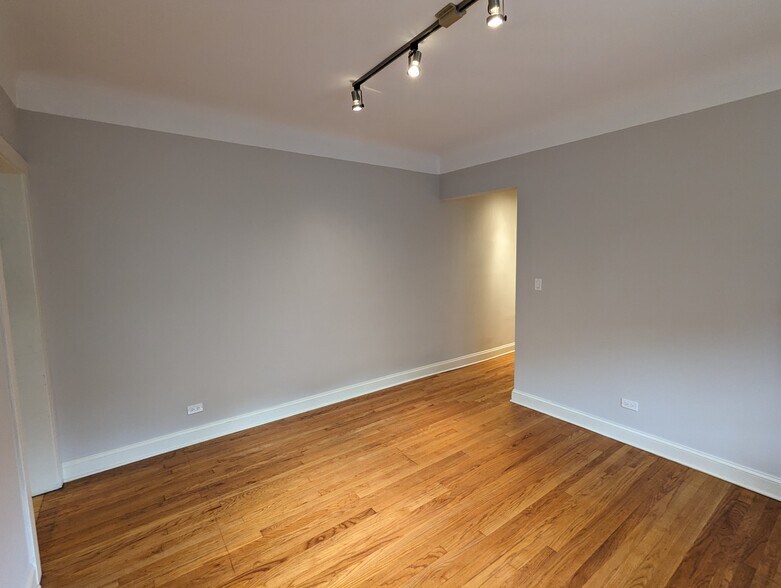 Building Photo - 2329 N Rockwell St