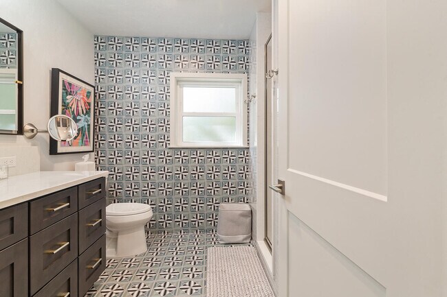 Building Photo - 304 NW 24th St