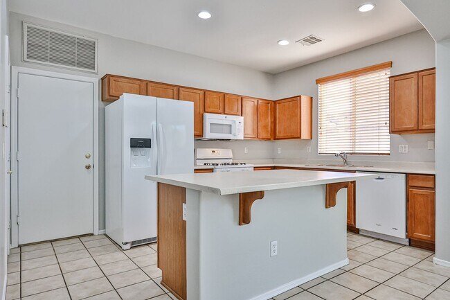 Building Photo - COMING SOON!! 3 bed 2.5 bath in most preferred Phoenix area